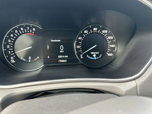 Used 2018  Lincoln Reserve image 18