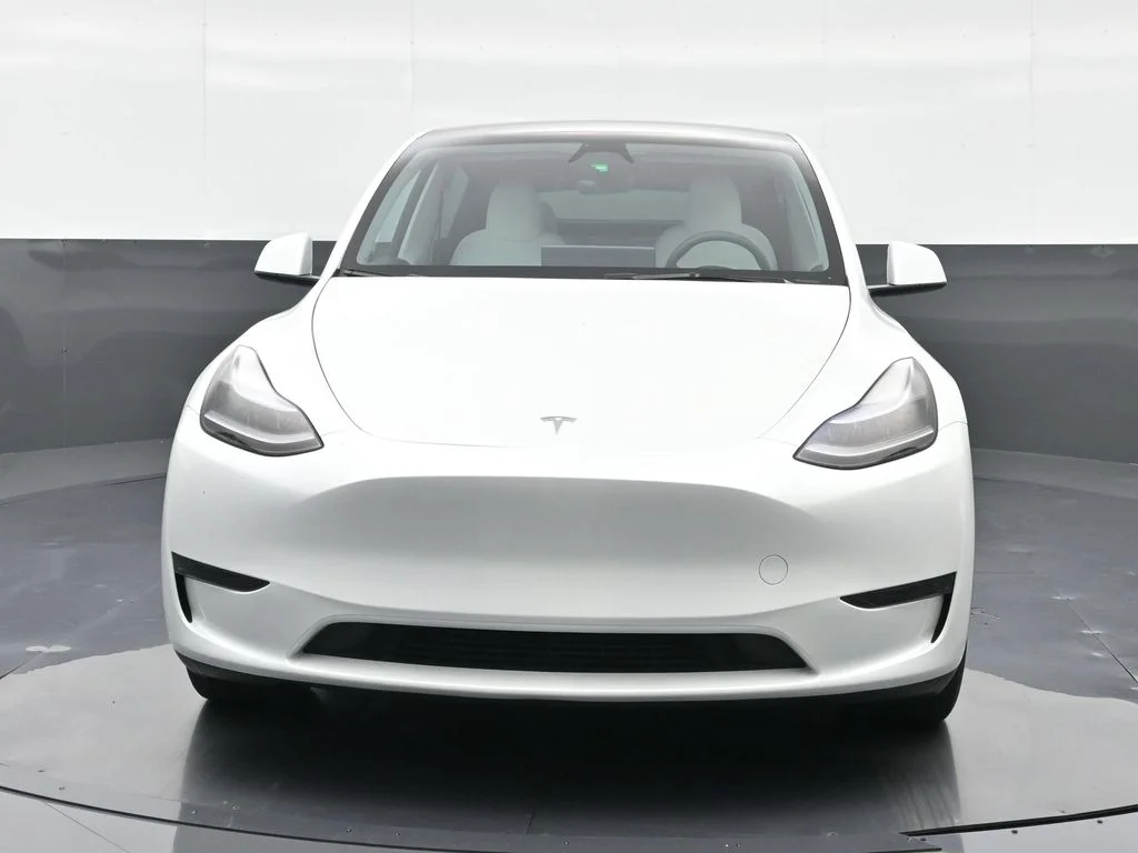 Used 2024  Tesla Standard Range image 6