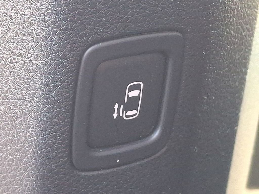 Certified Used 2025 Blue Kia LXS image 12