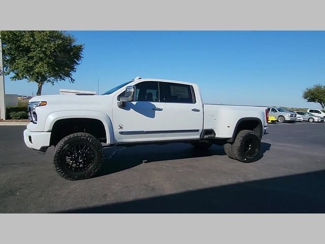 New 2026 Polar White Tricoat Chevrolet High Country DRW image 23