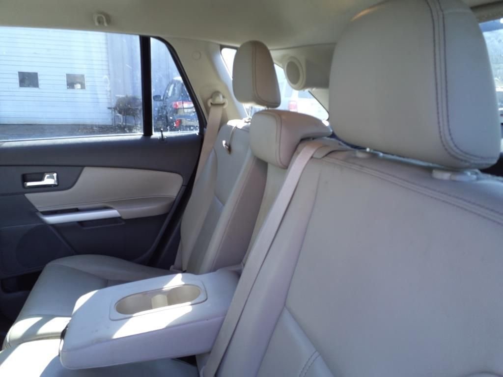 Used 2014 Deep Impact Blue Ford Limited image 9