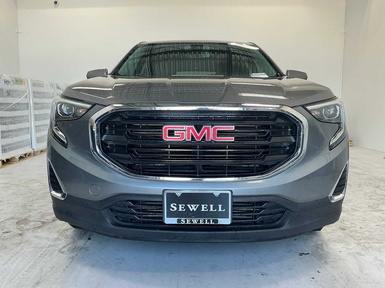 Used 2020 Satin Steel Metallic GMC SLE image 2
