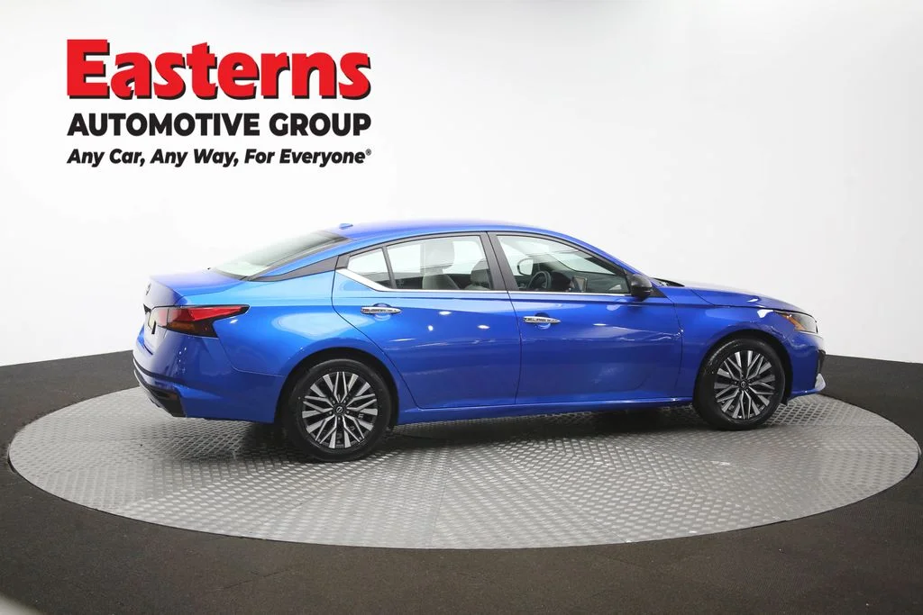 Used 2025 Blue Nissan 2.5 SV image 42