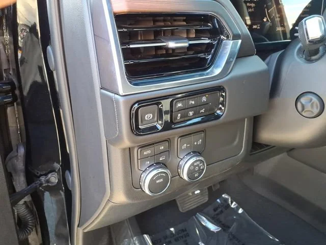 Used 2025 Onyx Black GMC Denali image 15