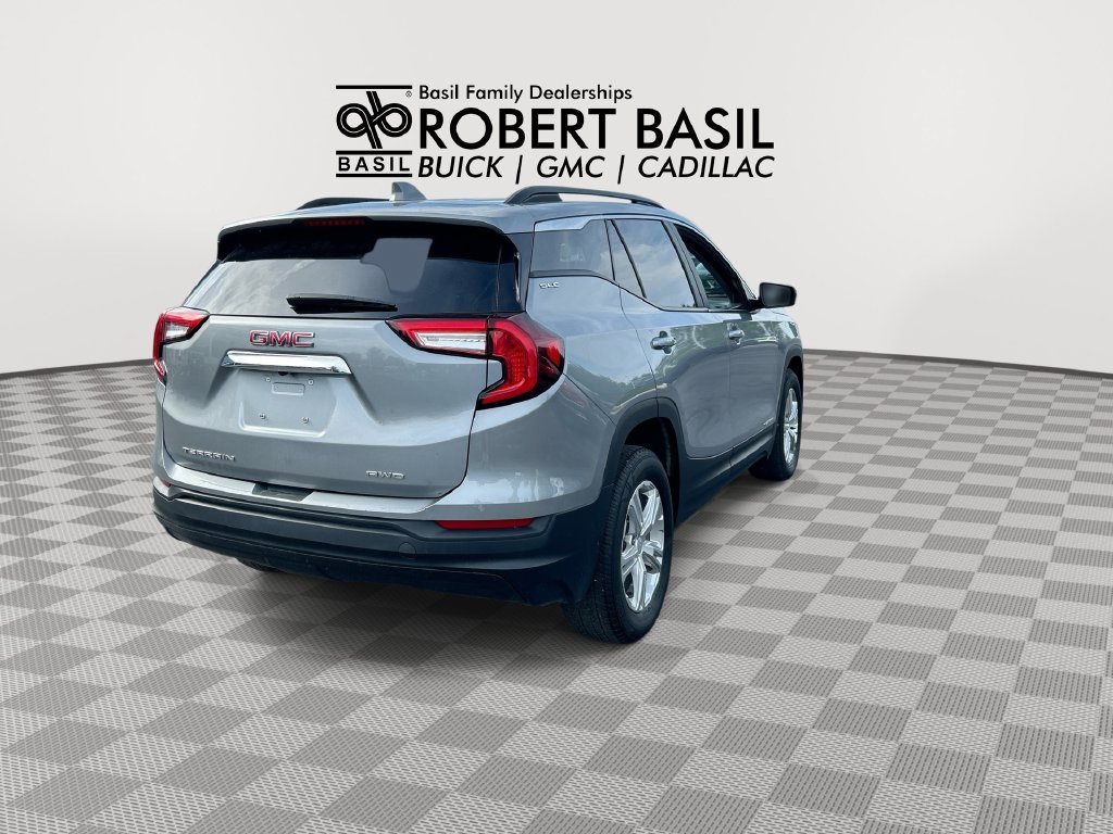 Used 2024 Gray GMC SLE image 8