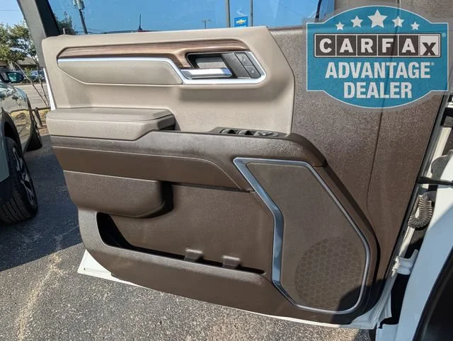 Used 2024 Summit White Chevrolet LT image 17