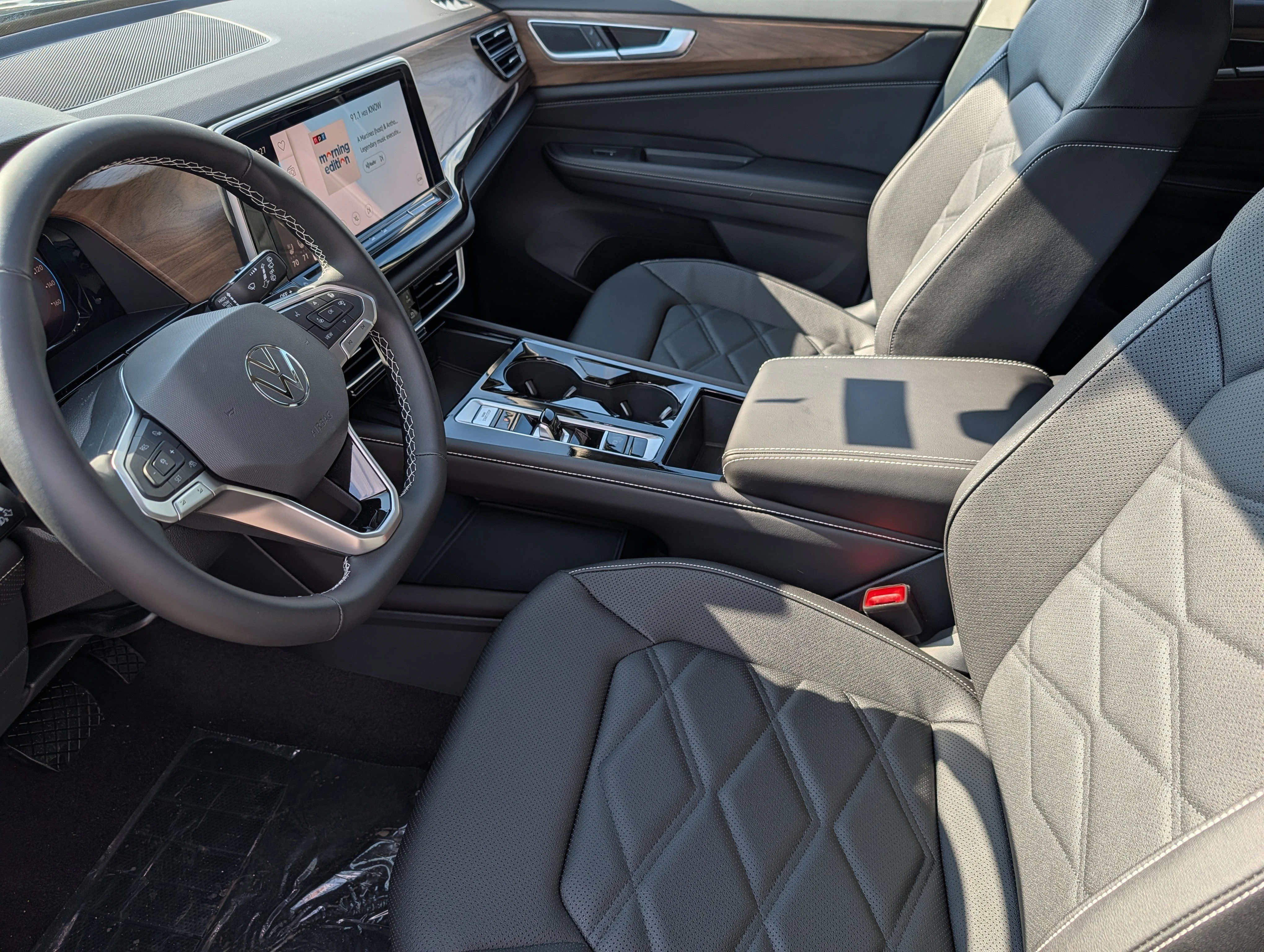 New 2026 Pure Gray Volkswagen 2.0T SE w/Technology image 5