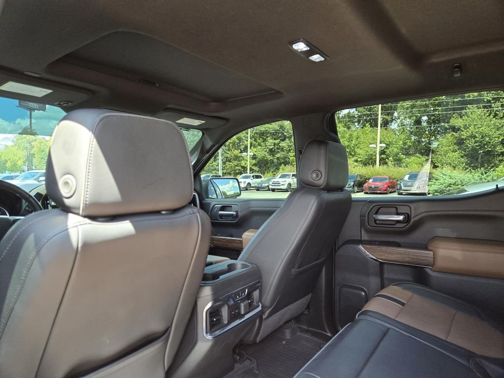Used 2021 Black Chevrolet High Country image 5