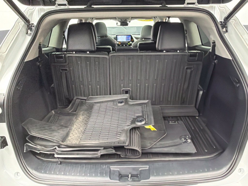 Used 2022 Beige Toyota Platinum image 41