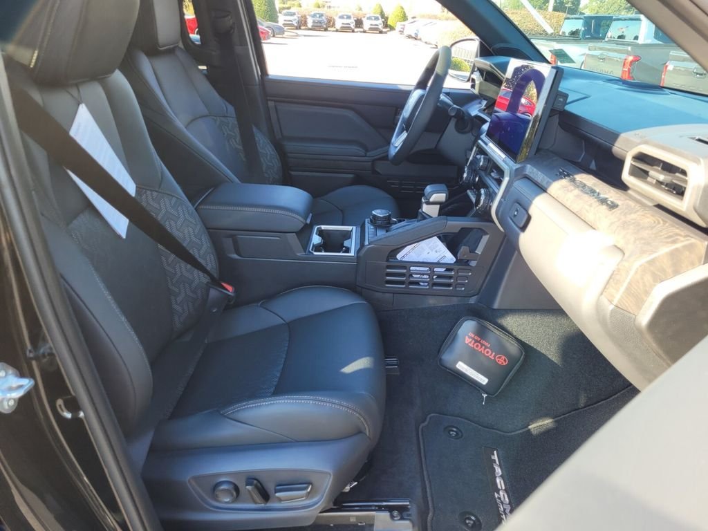 2025 Toyota Tacoma Limited - Photo 12