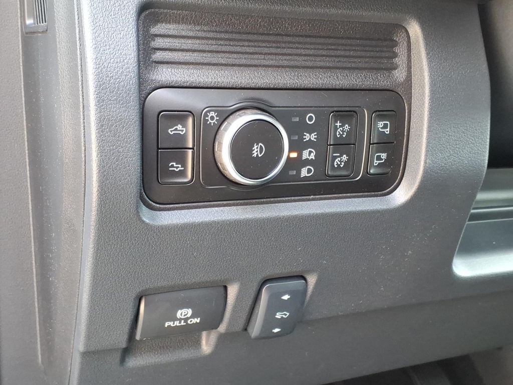 New 2026 Star White Metallic Tri-Coat Ford F-250® Platinum® image 22