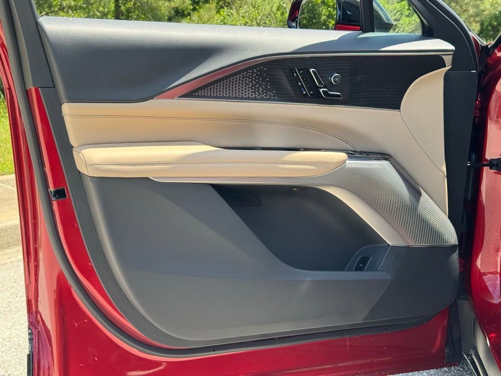 2025 Cadillac LYRIQ Sport 3 - Photo 17