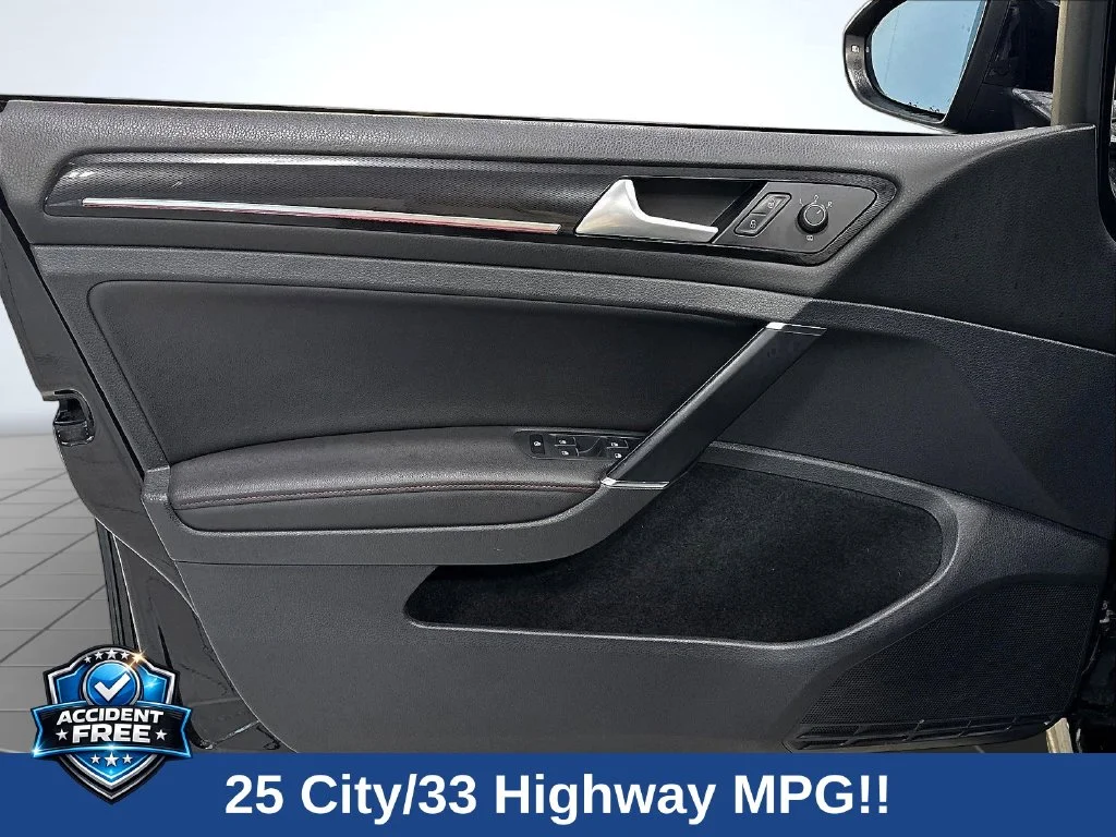 Used 2016  Volkswagen  image 22