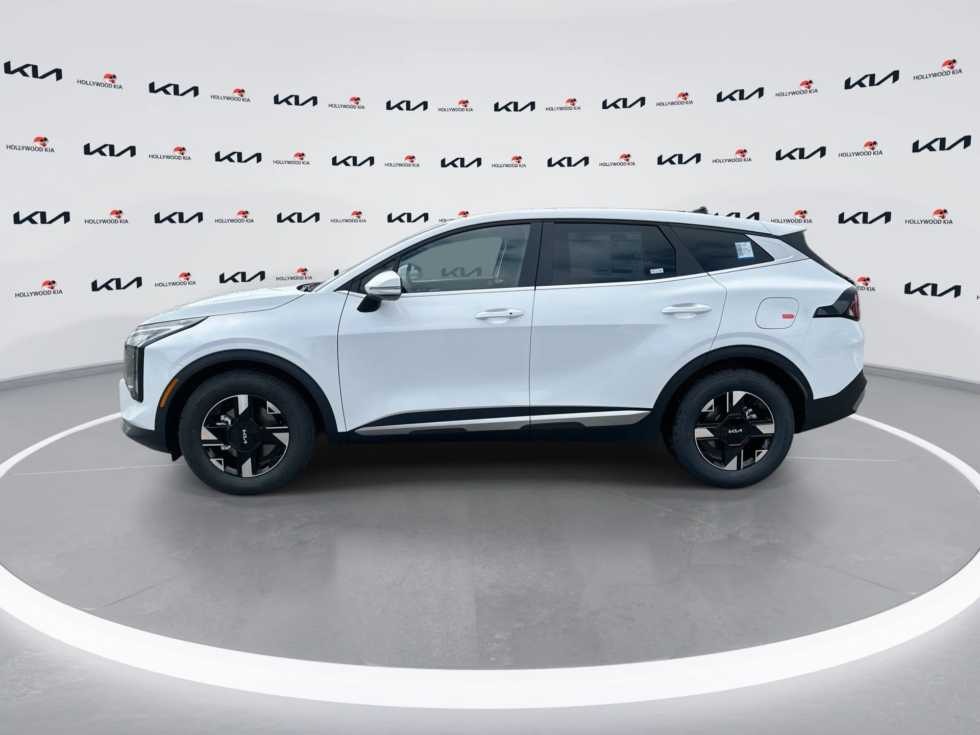 New 2026 Glacial White Pearl Kia LX image 5
