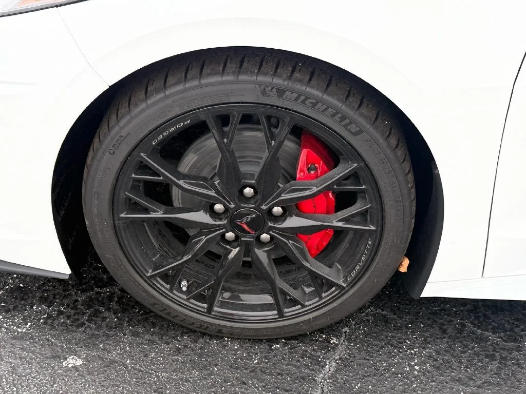 New 2027 Arctic White Chevrolet 3LT image 14