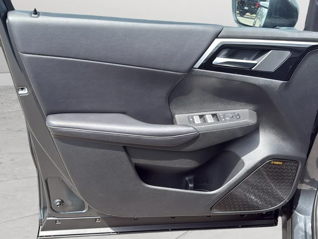 New 2026 Gray Mitsubishi SE image 13