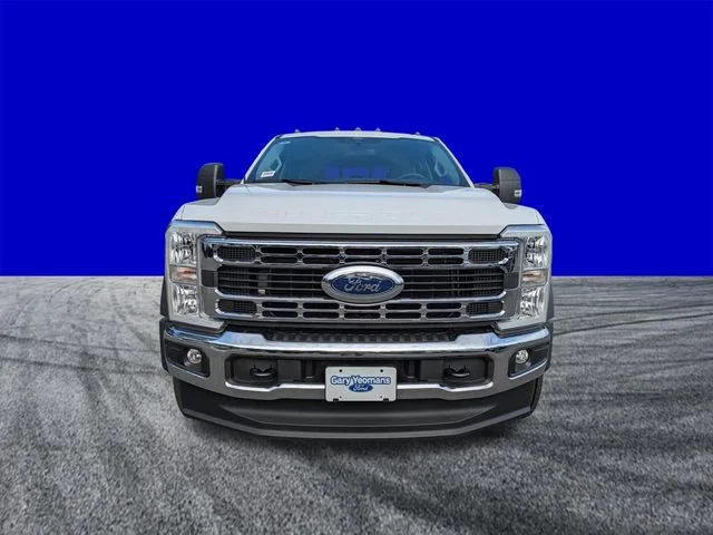 New 2026 Oxford White Ford F-450® XL image 9
