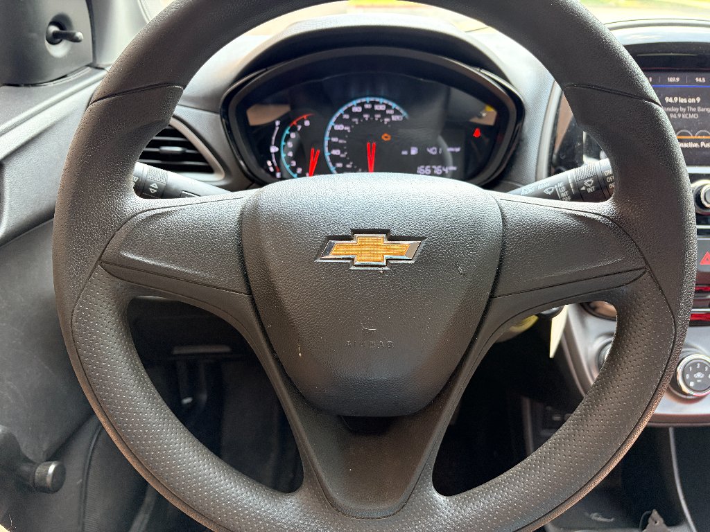 Used 2019 Summit White Chevrolet LS image 10