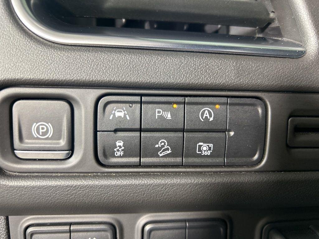 Used 2024 Black Chevrolet Z71 image 25
