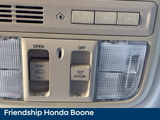Used 2019 Red Honda Touring image 35