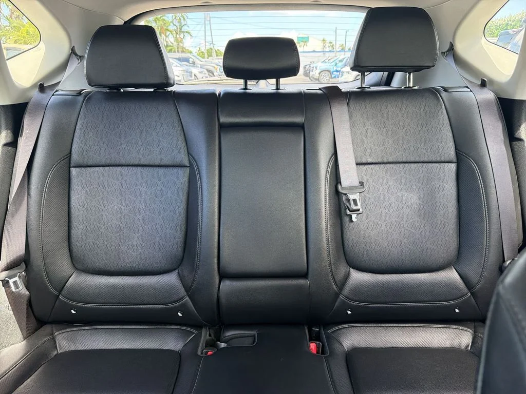 Used 2024 Blue Kia SX image 13