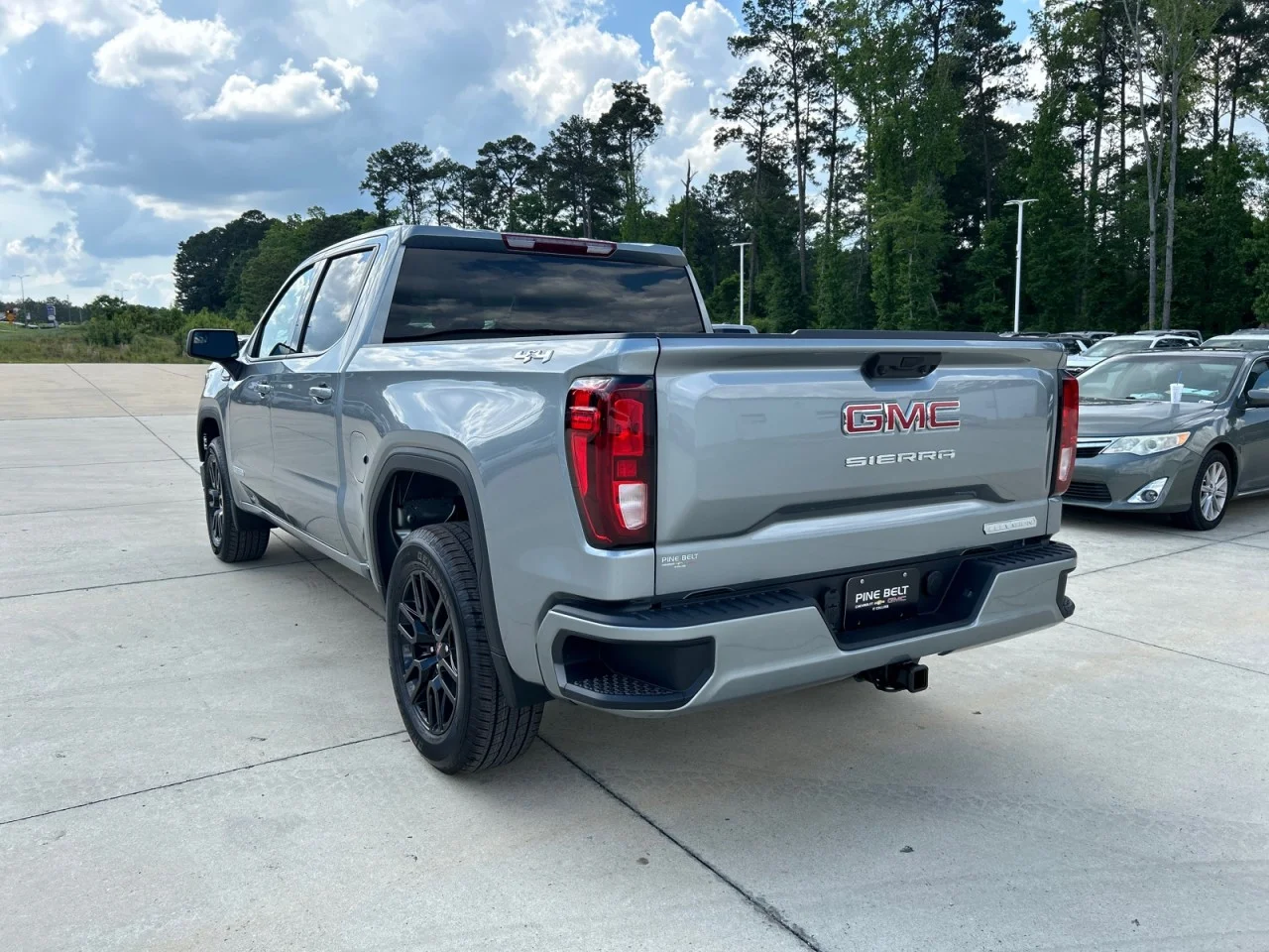 New 2026 Sterling Metallic GMC Elevation image 4