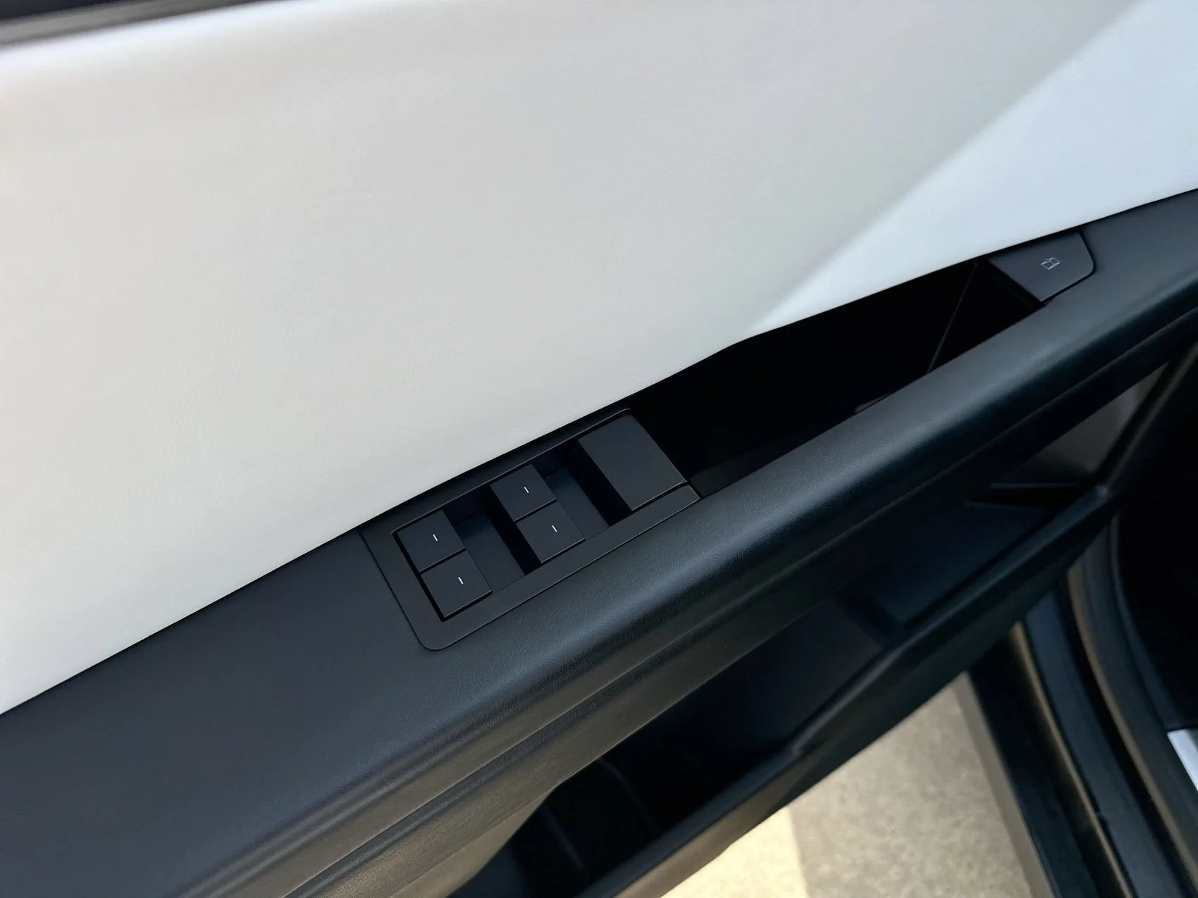 Used 2024 Black Tesla  image 13