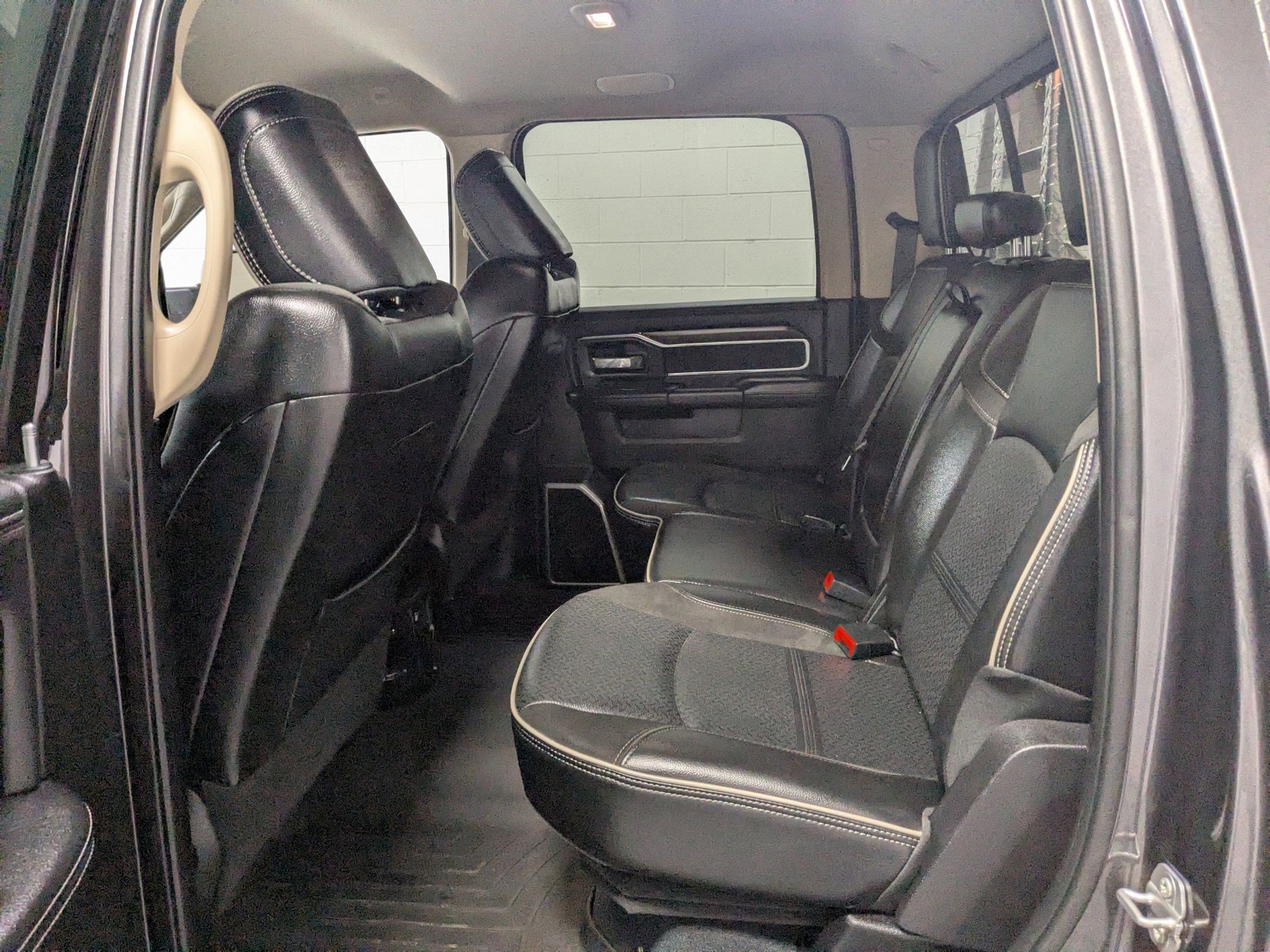 Used 2022 Granite Crystal Metallic Clearcoat Ram Laramie image 20