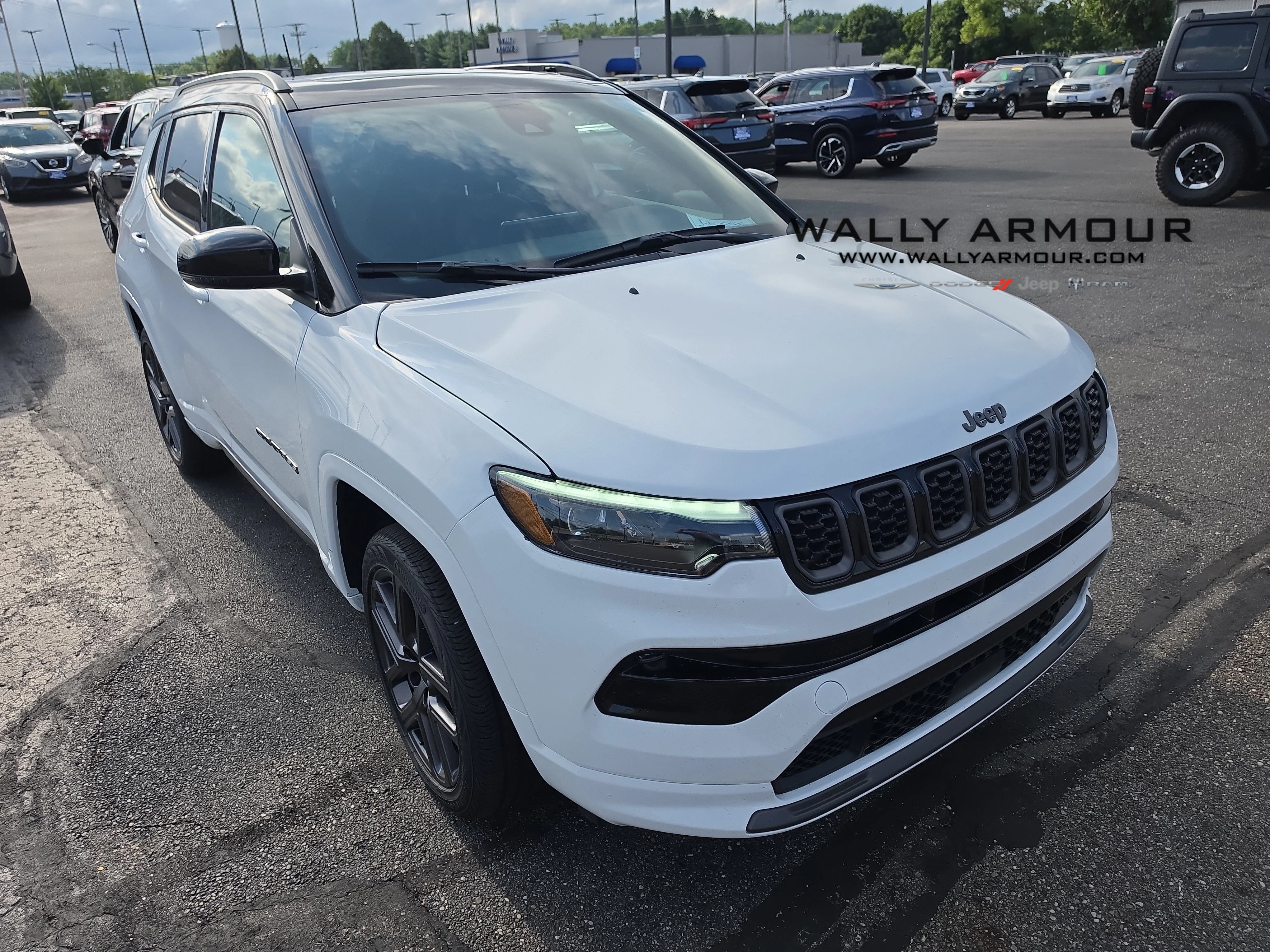 Used 2025 Bright White Clearcoat Jeep Limited image 1