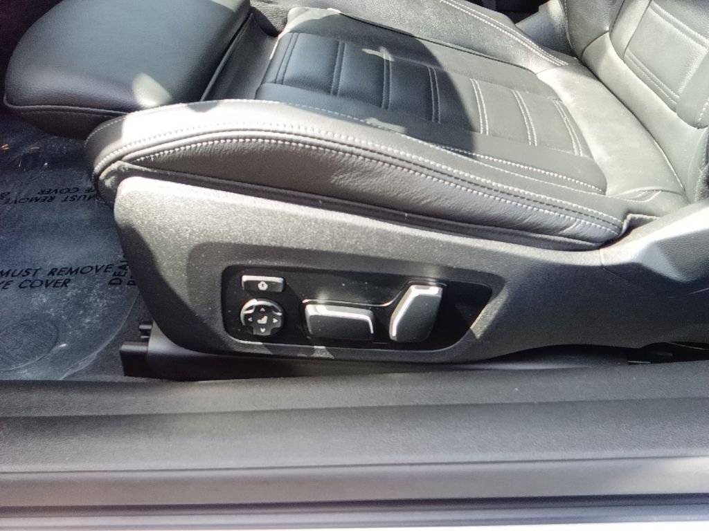 Used 2026 Black Sapphire Metallic BMW M440i xDrive image 13