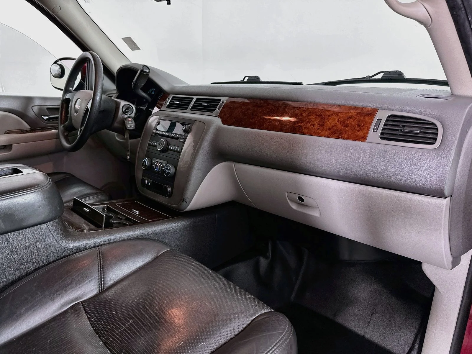 Used 2009 Red Jewel Tintcoat GMC Commercial Fleet image 29