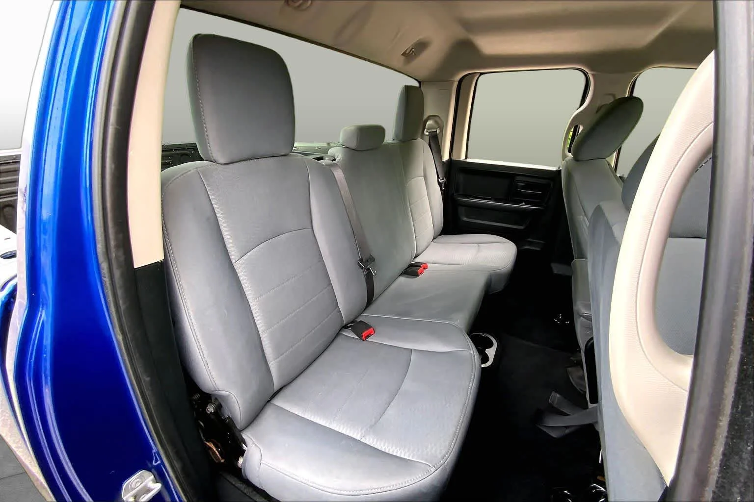 Used 2018 Blue Streak Pearlcoat Ram Tradesman image 20
