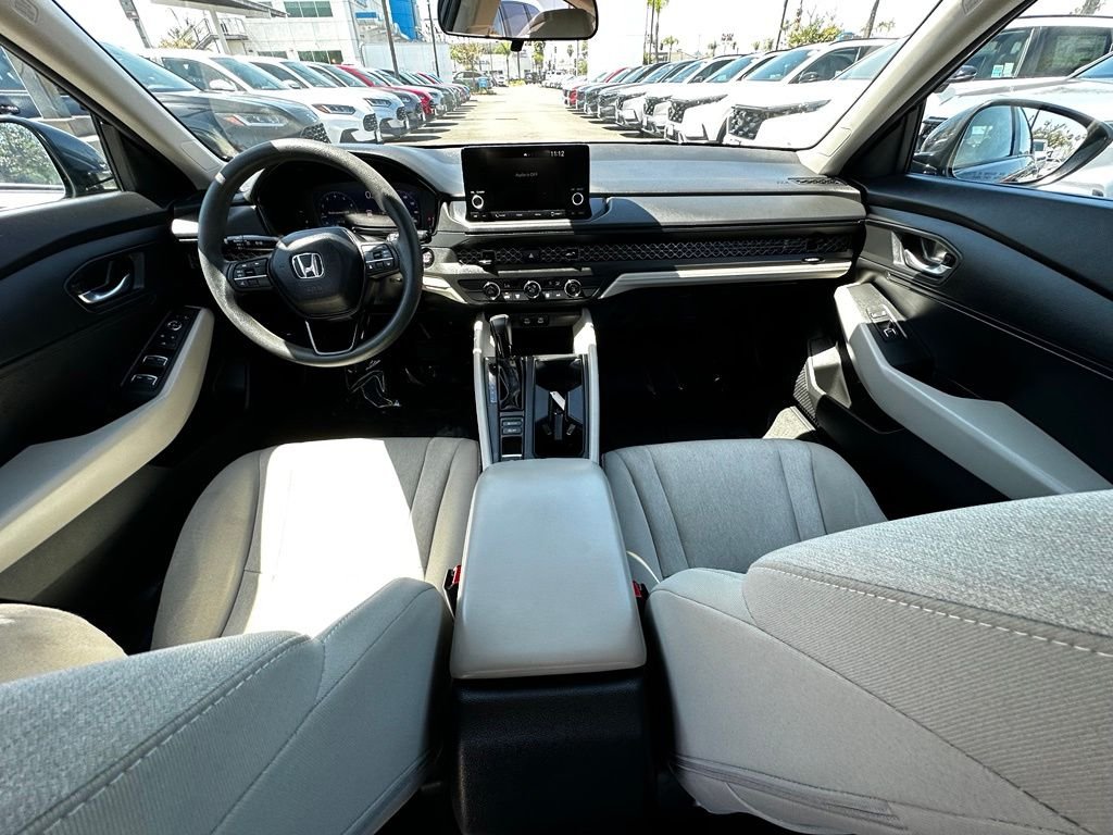 Used 2024  Honda LX image 17