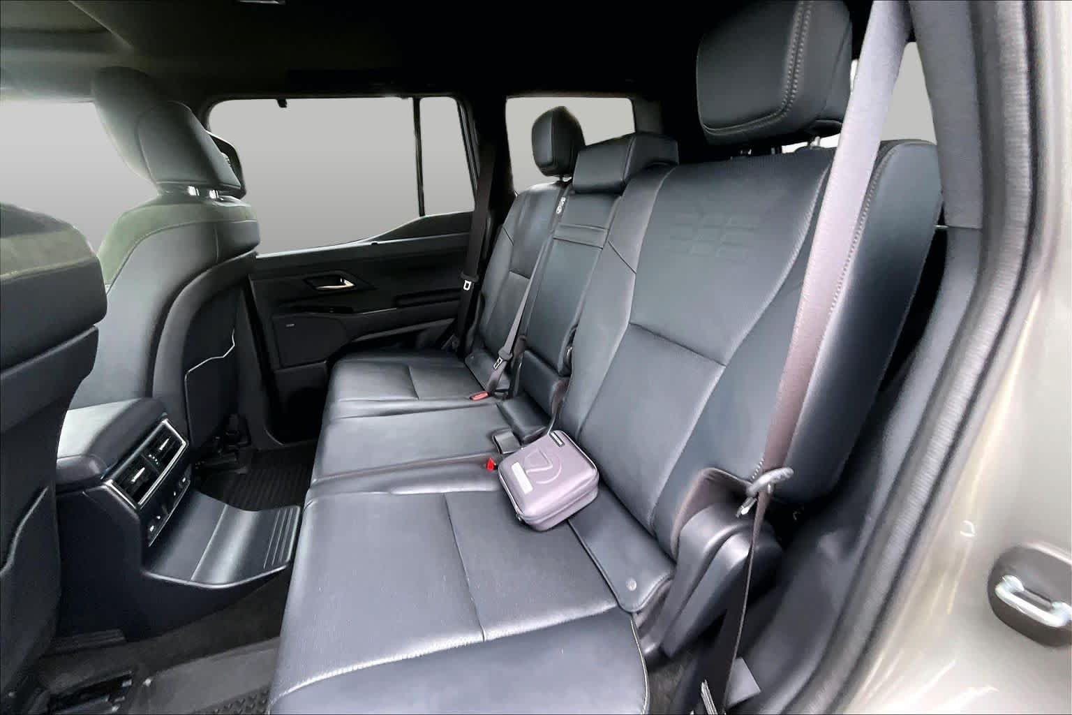 Used 2025 Atomic Silver/Black Roof Lexus Overtrail+ image 21