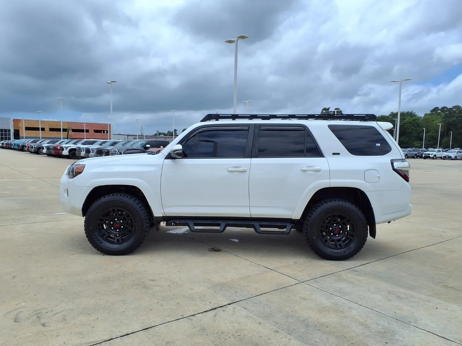 Used 2021 White Toyota SR5 Premium image 9
