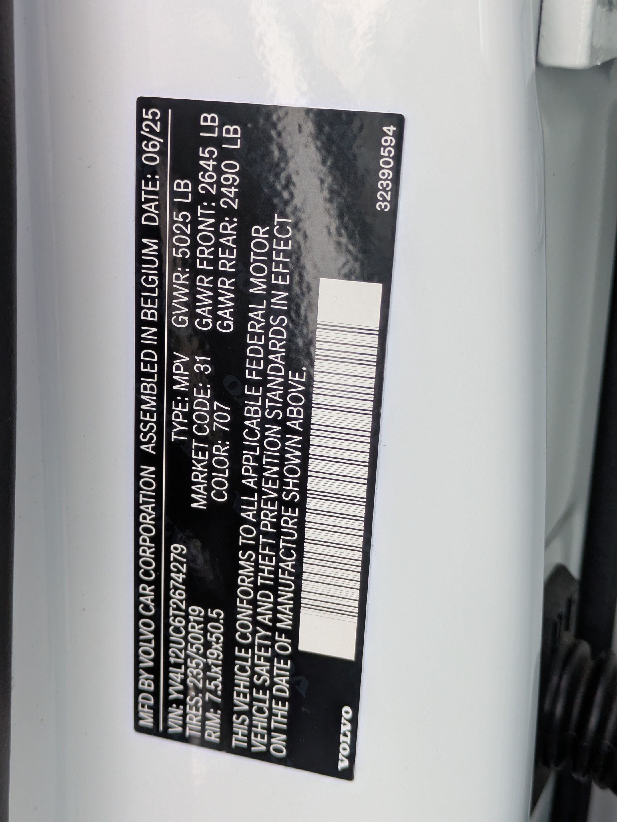 New 2026 Crystal White Volvo Plus image 17