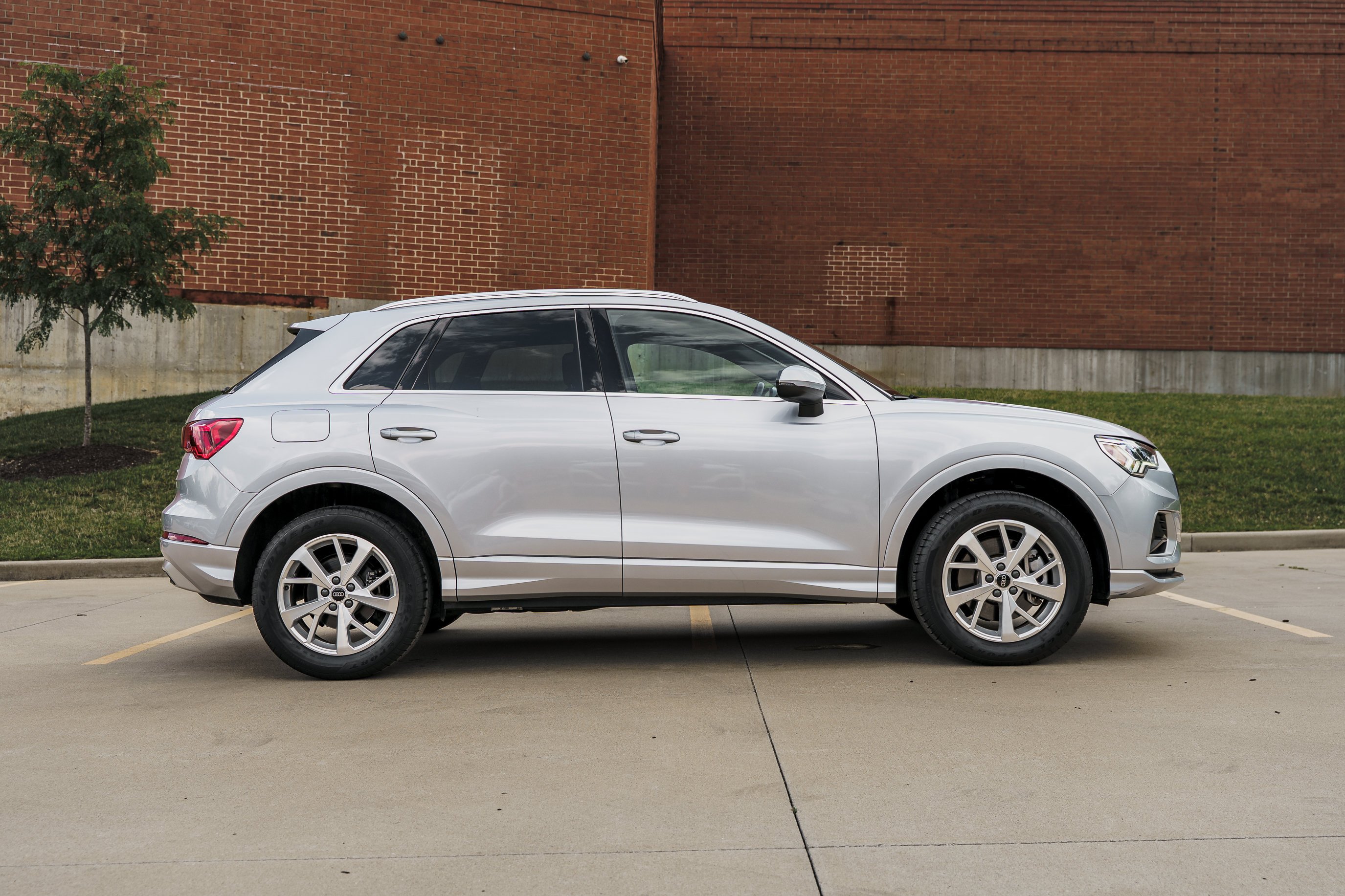 Used 2023 Florett Silver Metallic Audi Premium image 3