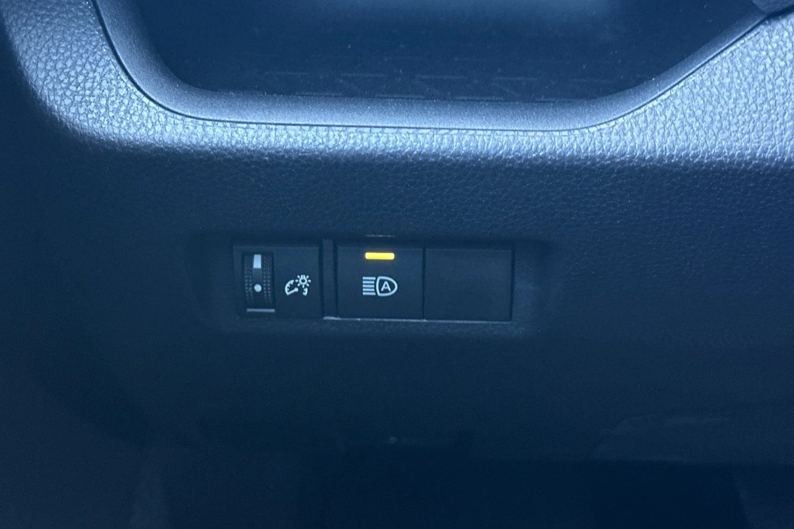 Used 2025 Magnetic Gray Metallic Toyota LE image 27