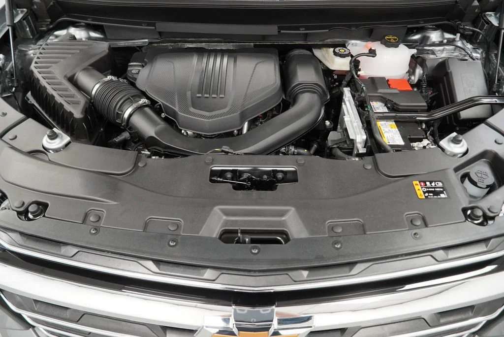 New 2027 Sterling Gray Metallic Chevrolet LT image 41