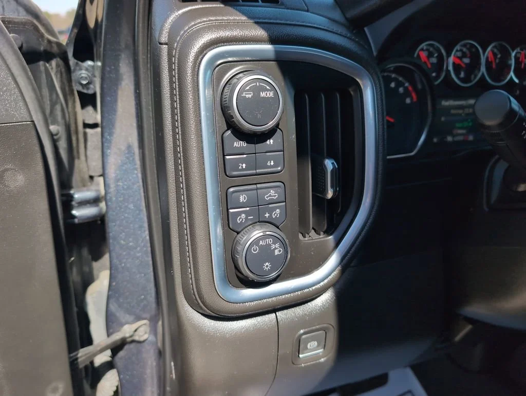 2022 Chevrolet Silverado 1500 Limited RST - Photo 18