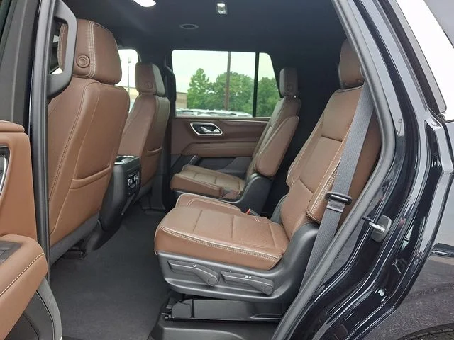 Used 2023 Blue Chevrolet High Country image 9