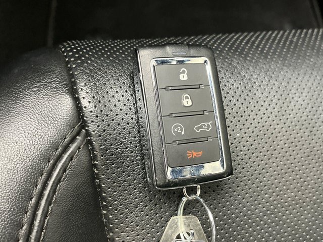Used 2023 Baltic Gray Metallic Clearcoat Jeep  image 30