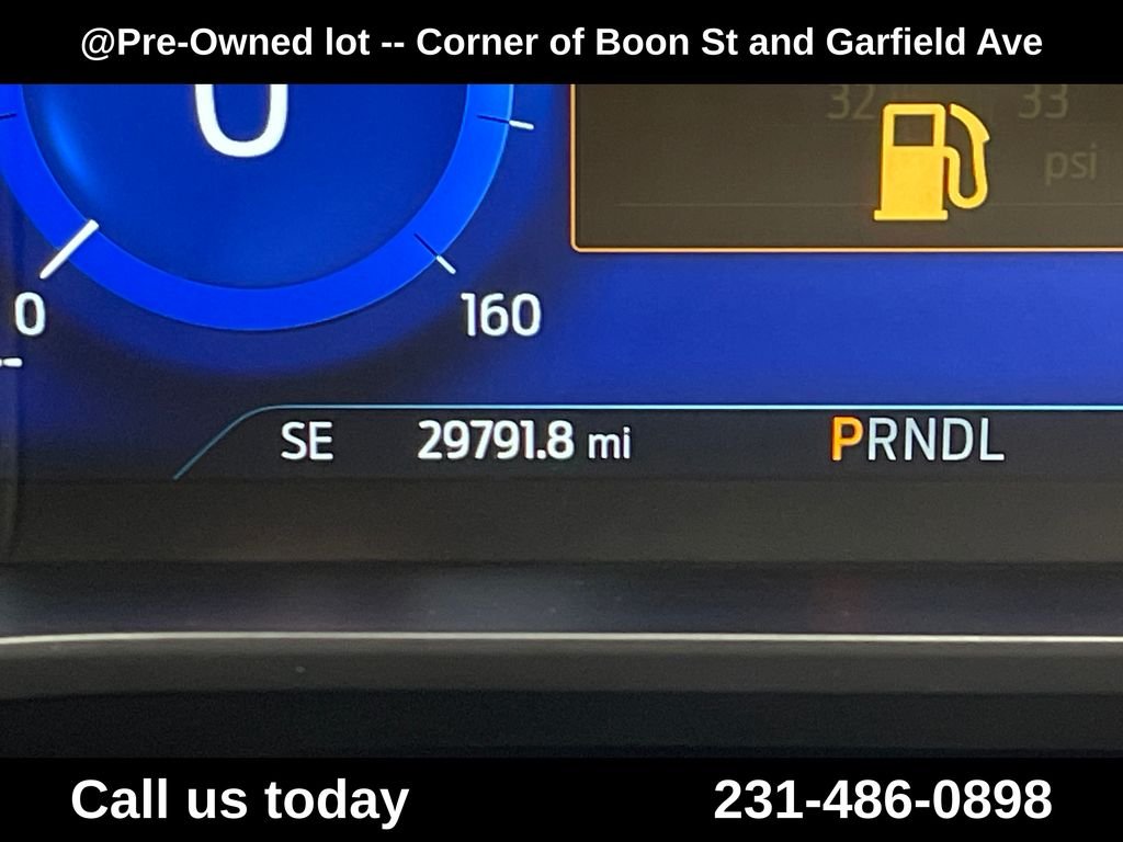 Used 2022 Red Ford SEL image 22