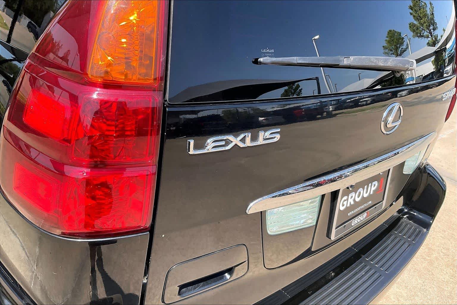 Used 2005 Black Onyx Lexus  image 28