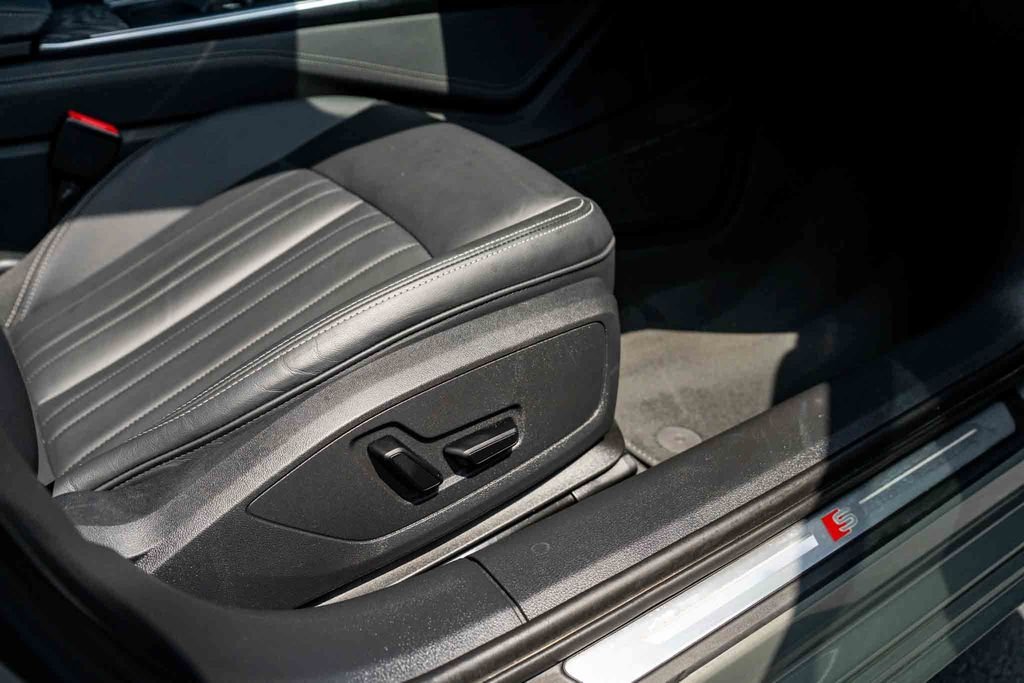 Used 2024  Audi 55 Premium Plus image 29