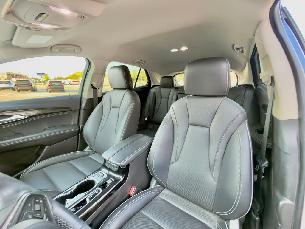 Used 2023 Blue Buick Essence image 11