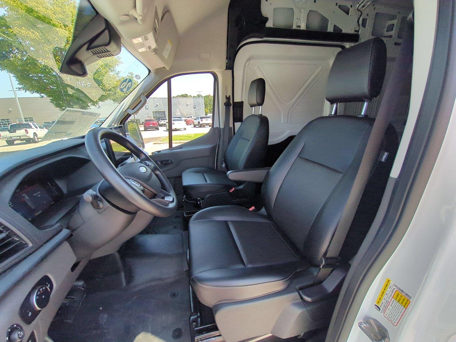 New 2026 Oxford White Ford Cargo Van image 16