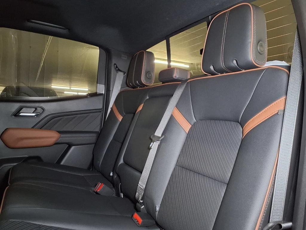 2026 GMC Canyon AT4 - Photo 10