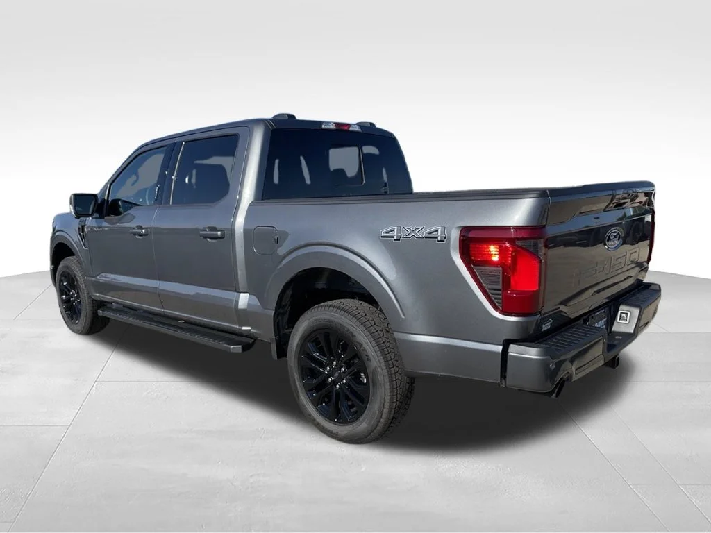 New 2026 Carbonized Gray Metallic Ford XLT image 7
