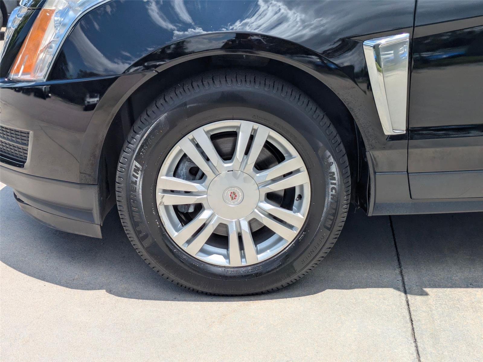 Used 2016  CADILLAC LUXU image 10